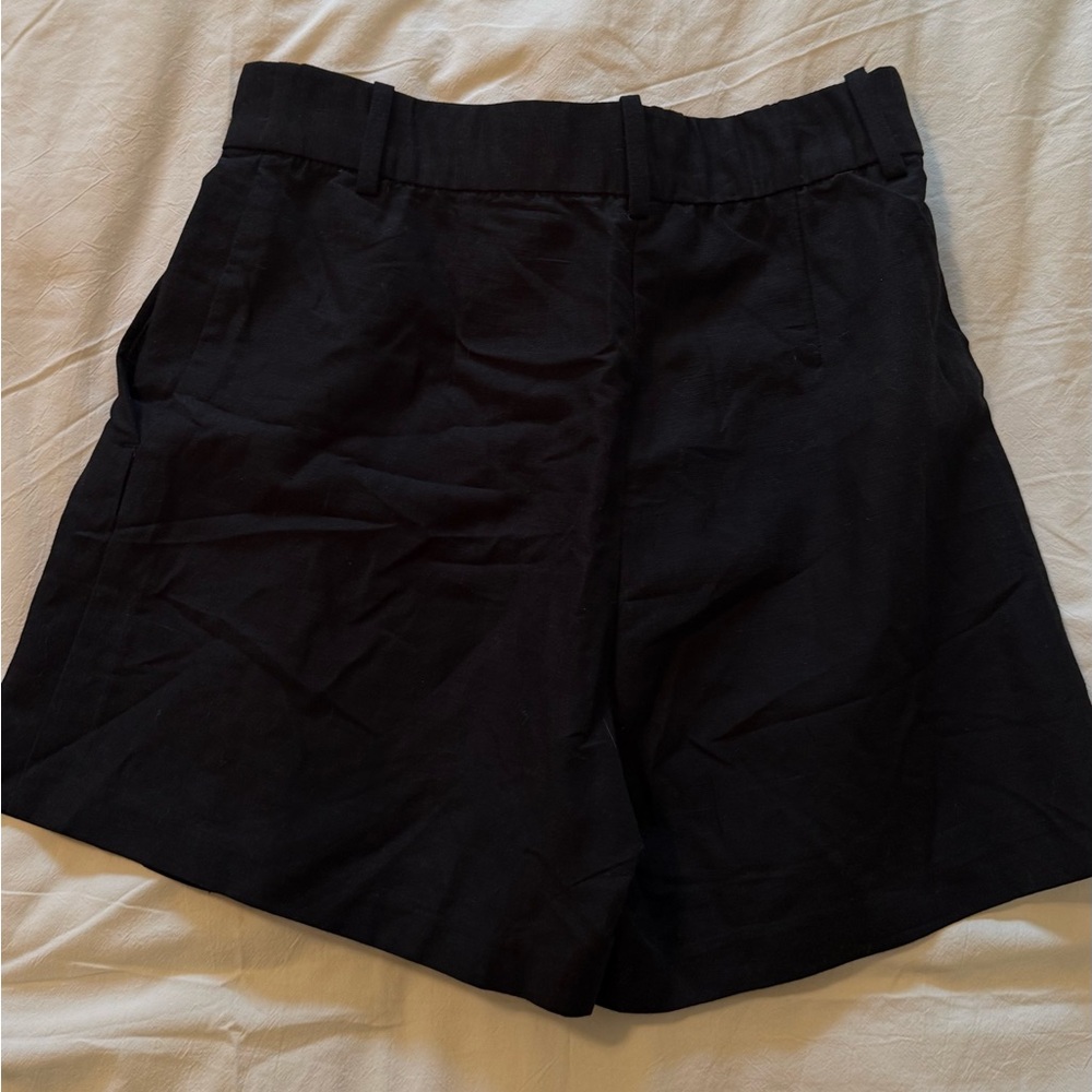 Linen H&M black shorts